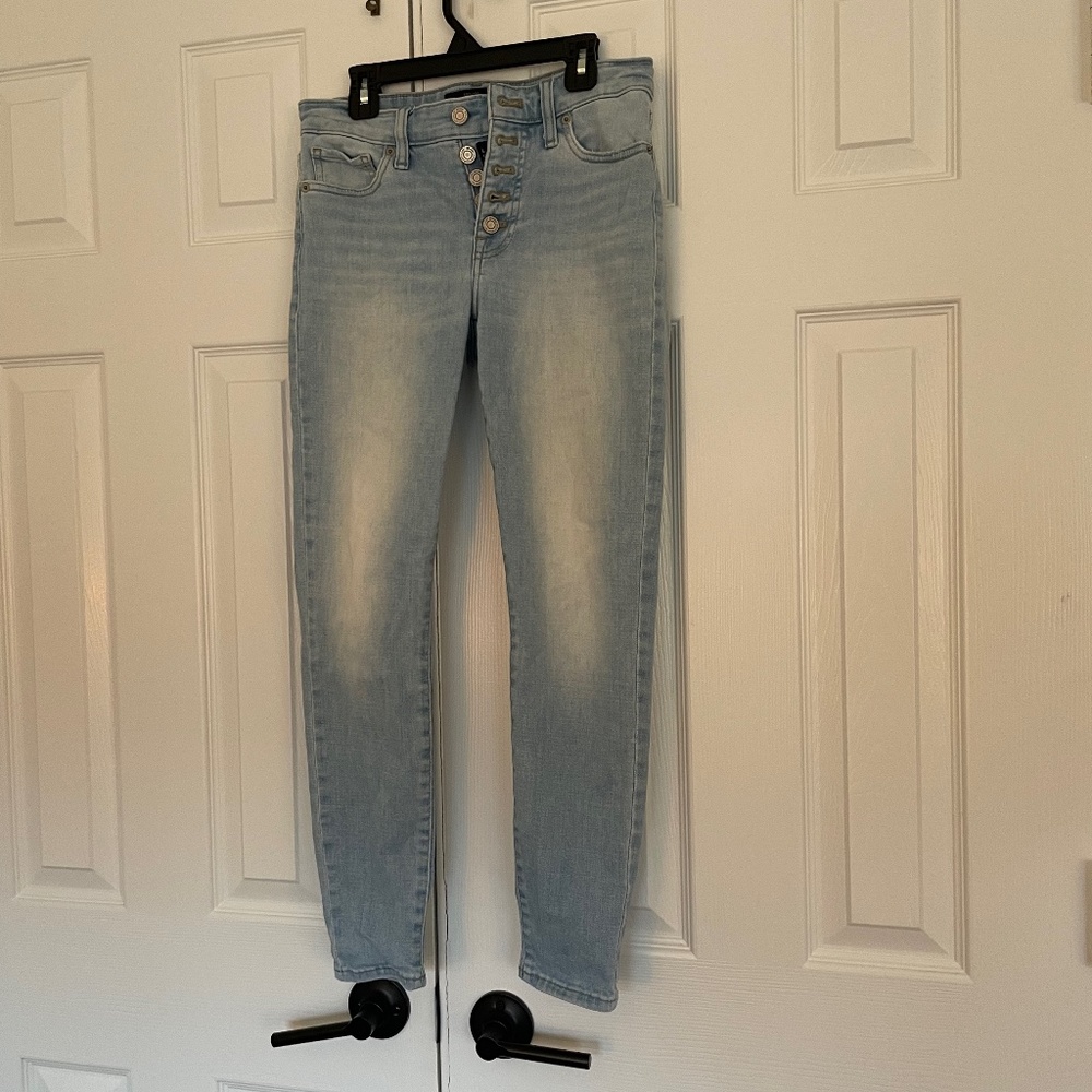 Lucky Brand button fly  light blue jeans. Ava skinny ankle.Size 26/2